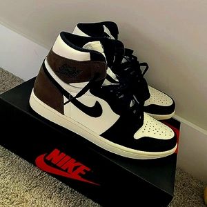 Jordan 1's dark mocha